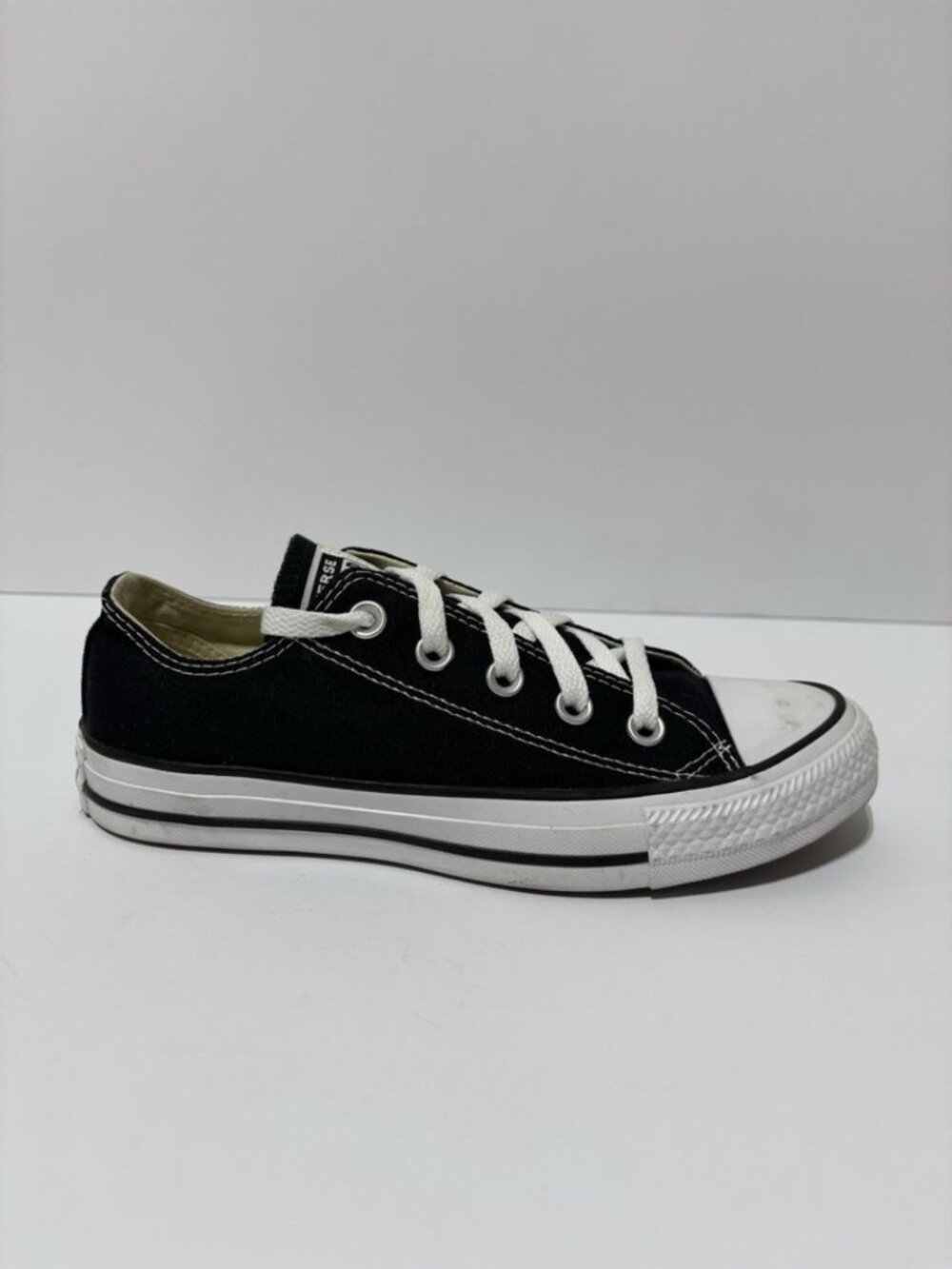 Converse Women’s Chuck Taylor All Star Lo Top Sneakers Black, Size 6 M